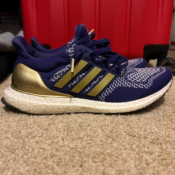adidas Other - Men’s Adidas UltraBoost UW Huskies Purple/Gold Size 8.
